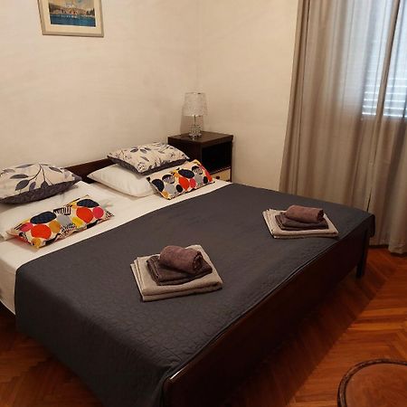 Apartment Silvana Божава Екстер'єр фото
