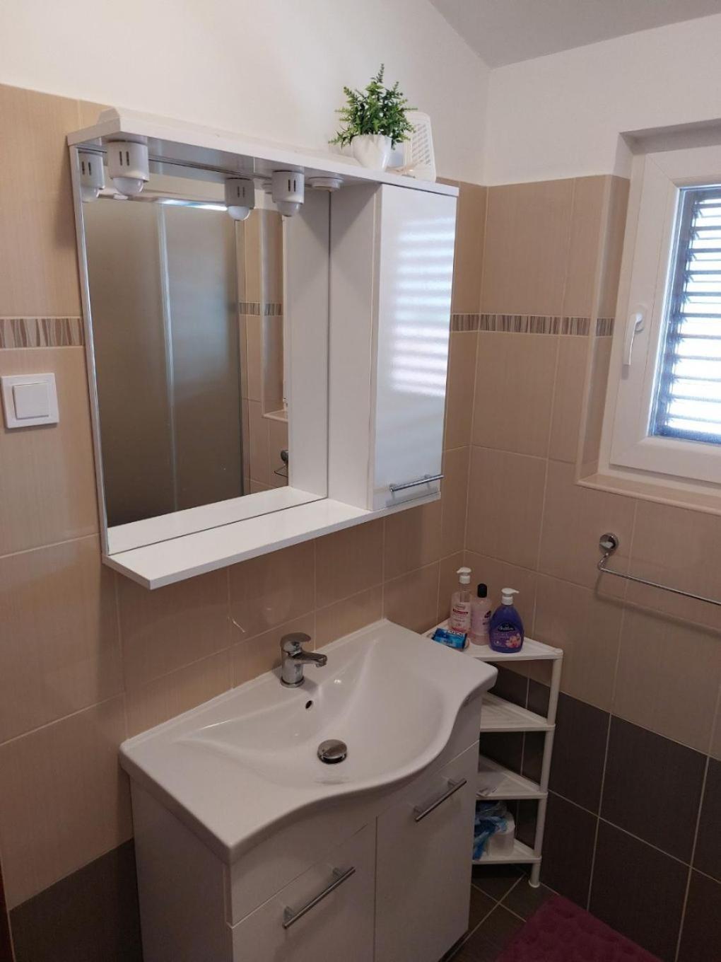 Apartment Silvana Божава Екстер'єр фото