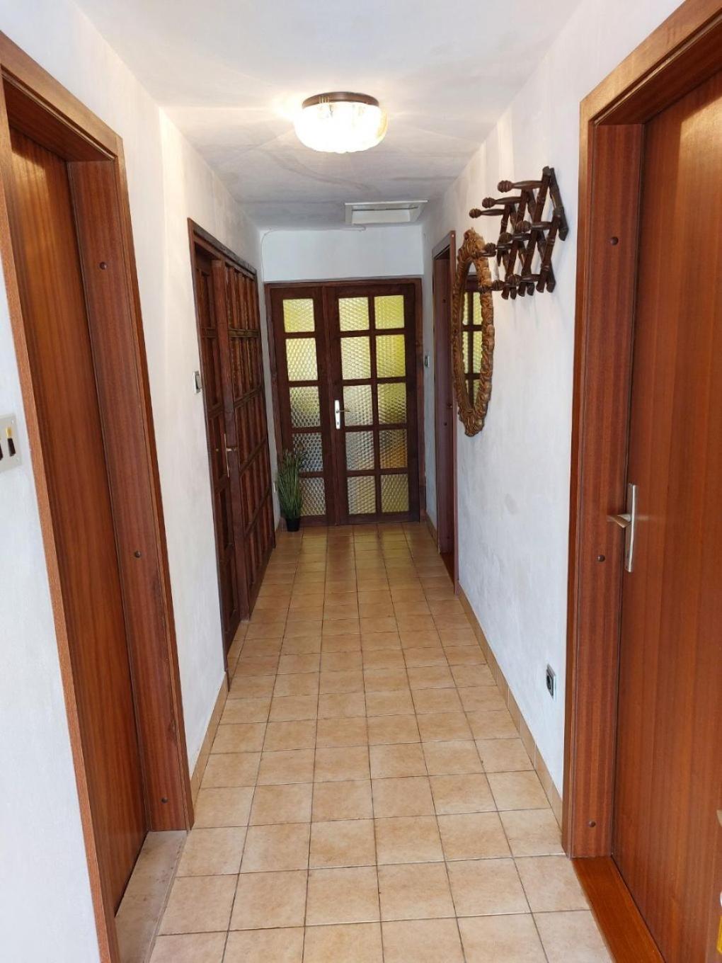 Apartment Silvana Божава Екстер'єр фото